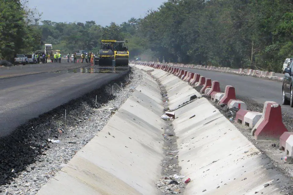 Angry Youths Barricade Benin-Lagos Road, Decry Rising Cost of Living