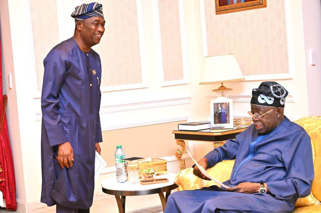 Lagos Deputy Governor, Obafemi Hamzat and APC governorship candidate, Obafemi Hamzat presenting the official results of the Lagos APC gubernatorial primary to President Bola Tinubu