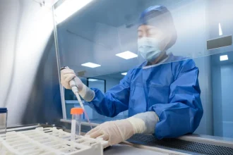 Oxford Rushes Ebola Vaccine Trials as Congo Outbreak Spreads