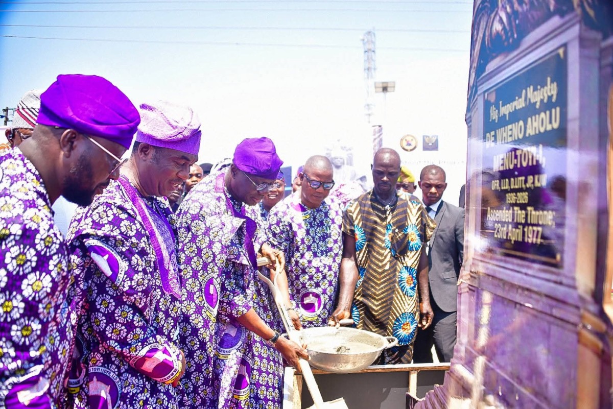 Sanwo-Olu Leads Tribute as Badagry Bids Farewell to Akran