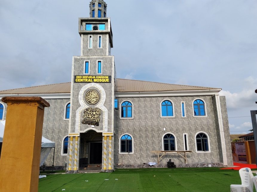How Odo-Noforija’s Newly Built Mosque Subtly Preaches Religious Coexistence