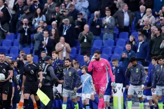 Man City Slip in Title Race After Dramatic 3-3 Draw