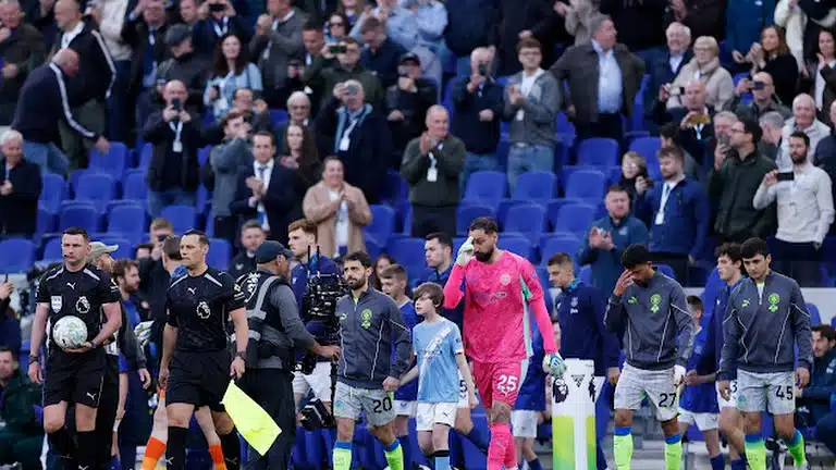 Man City Slip in Title Race After Dramatic 3-3 Draw