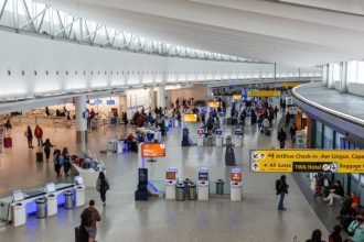 US Airports Launch Enhanced Ebola Screenings for Africa Travelers as WHO Opposes Travel Bans