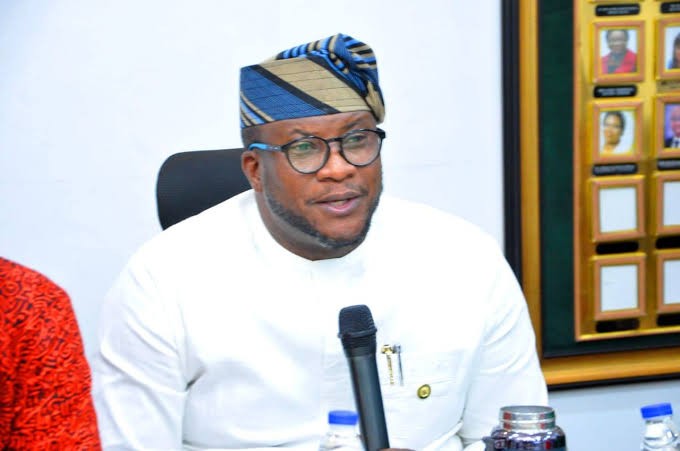 Violence Rocks Lagos APC Meeting as Commissioner Ajigbotafe Attacked in Alimosho