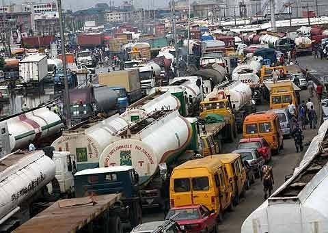 Truckers Unveil Rapid Response Team to Ease Apapa, Tin Can Gridlock