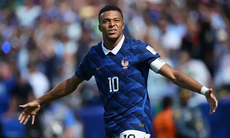 Mbappé Fires France Past Senegal 3–1