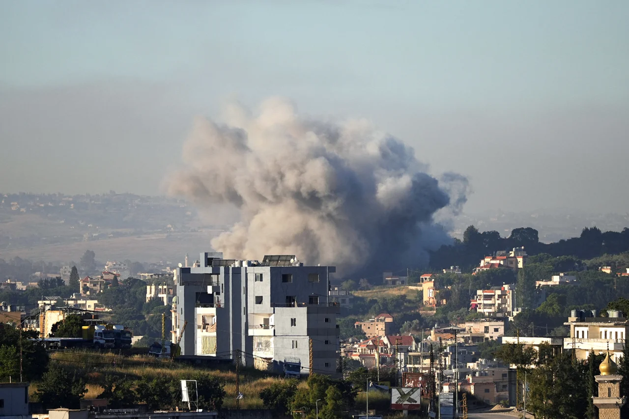 Four Dead as Fresh Israeli Airstrikes and Hezbollah Fire Rock Southern Lebanon