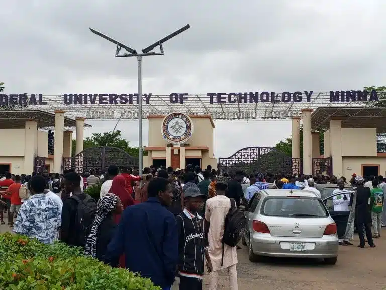FUT Minna Students Protest Rising Robbery Attacks, Shut Down Campus