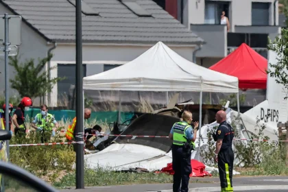 France Plane Crash Kills 11 Parachutists