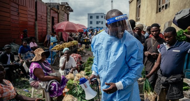 WHO Cuts Ebola Suspected Cases to 116, Confirms 330 Infections