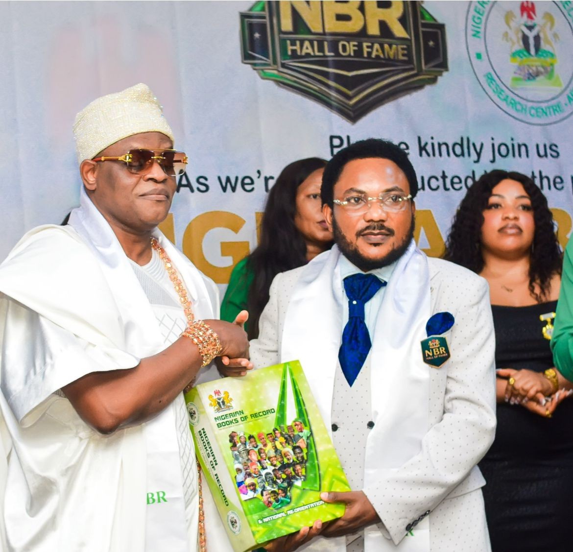 Onipokia of Ipokia Kingdom, HRM Oba Yisa 'Sola Adeniyi Olaniyan (JP) accepting his induction into the Nigerian Books of Record Hall of Fame last August 