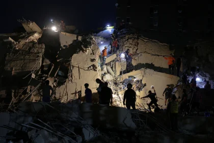 32 Killed in Venezuela Quakes