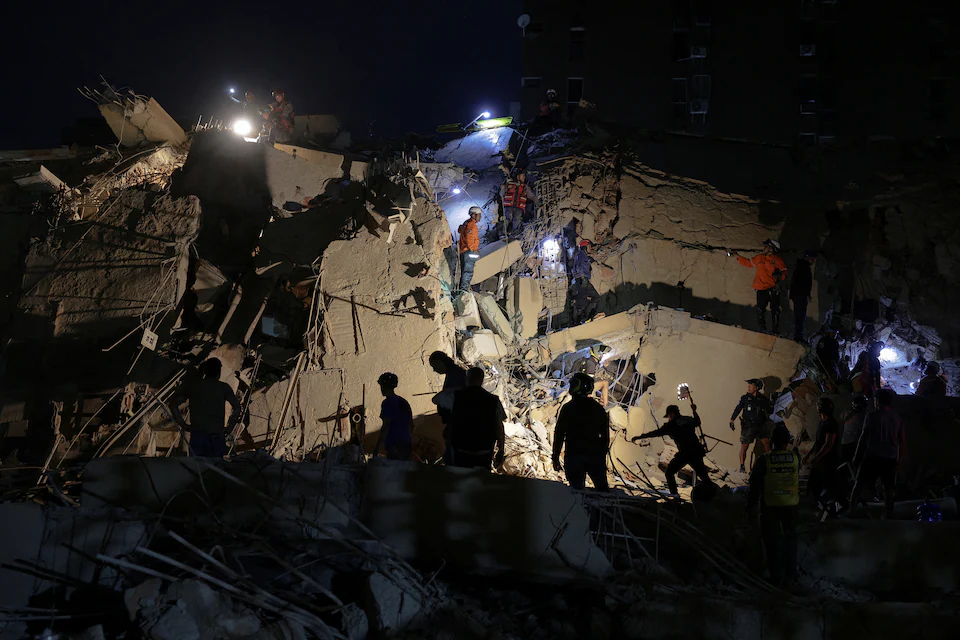 32 Killed in Venezuela Quakes