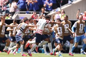 USA Beat Australia to Reach World Cup Knockout Stage