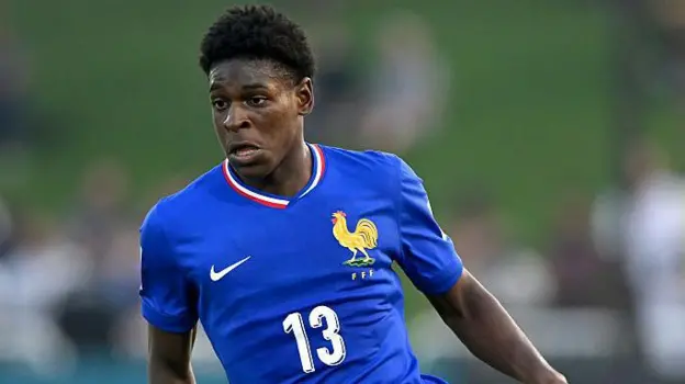 Arsenal Move For PSG Defender Emmanuel Mbemba On Free Transfer