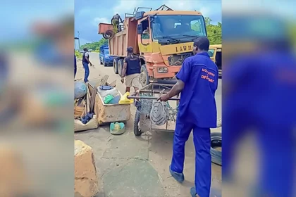 Suspected Illegal Waste Operators Attack LAWMA Officials in Lagos