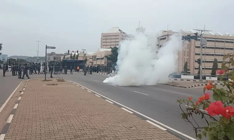 Police Fire Teargas At Sowore, Protesters Near Eagle Square Omoyele Sowore was reportedly affected during the incident.