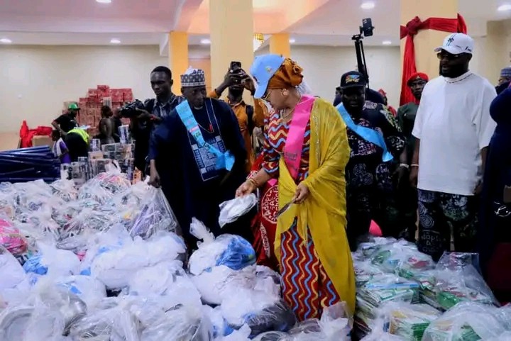 Sanwo-Olu Launches ‘Snacks for Thought’ School Feeding Programme in Lagos