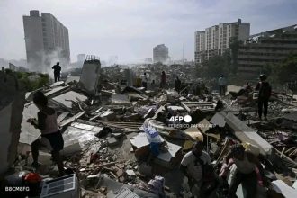 Eliezer Alfonzo Leads Desperate Search For Wife, Daughter Trapped In Venezuela Earthquake Rubble