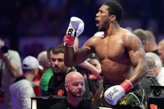 Joshua Survives Prenga Scare, Sets Up Fury Clash