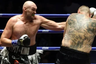 Tyson Fury Beats Mariusz Wach as Anthony Joshua Fight Draws Closer
