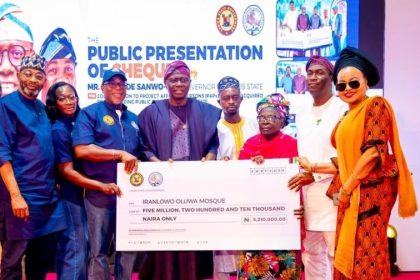Sanwo-Olu Disburses N3.1bn to Residents Affected by Road Projects