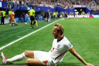 Kane Fires England Into Last 16
