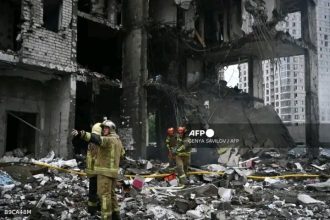 Russian Ballistic Missile Strikes on Kyiv Kill Nine, Wound 28 Amid Escalating Air Conflict