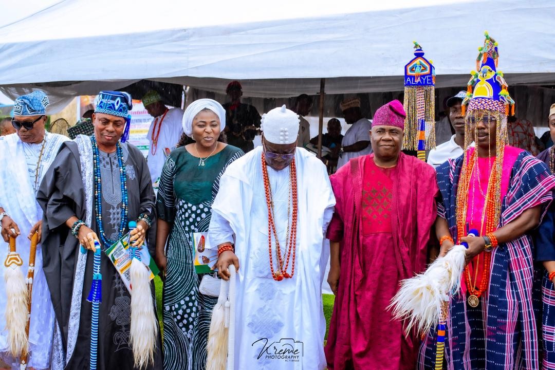 Aladeshonyin of Odo-Noforija Felicitates Newly Installed Alaye of Imobi, Oba Abdul-Fatai Balogun
