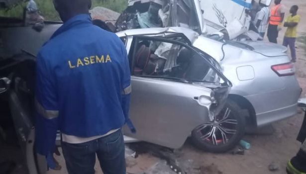 Two Trucks Drag for Right of Way, Kill Dispatch Rider in Lagos