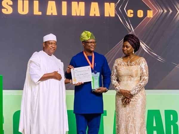 Nigerian-Born Neurosurgeon Wale Sulaiman Bags NiDCOM Diaspora Merit Award