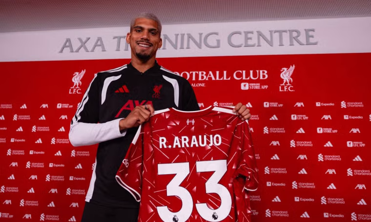 Transfer: Liverpool Complete Signing of Barcelona Defender Ronald Araujo