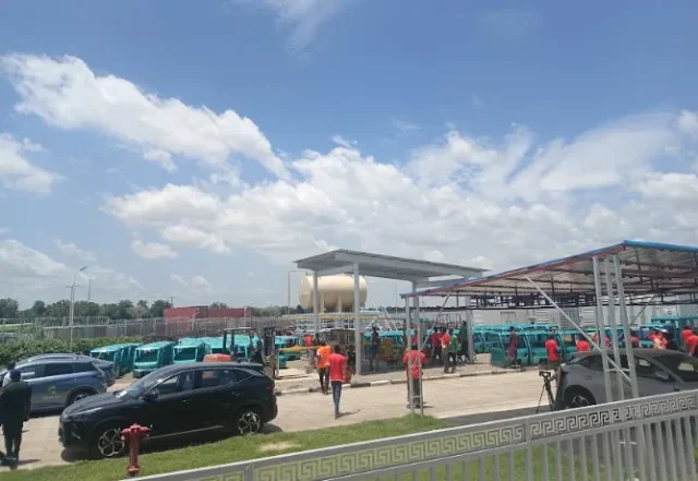 FG Inspects 10,000 E-Vehicles Project in Borno