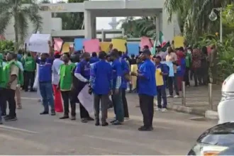 Workers Block Abuja Hotel, Protest Alleged Unfair Labour Practices