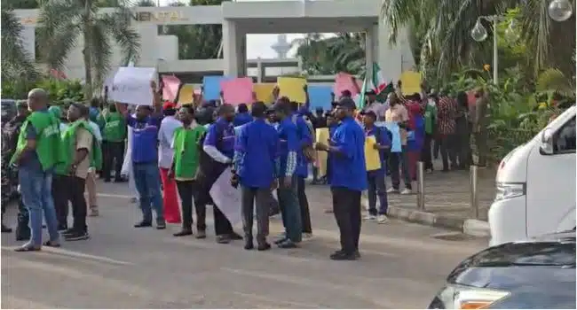 Workers Block Abuja Hotel, Protest Alleged Unfair Labour Practices