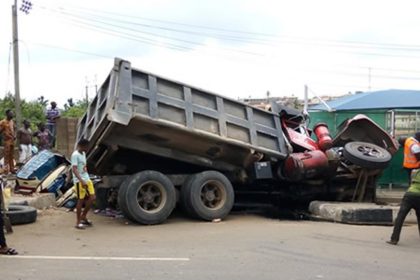 Man Crushed to Death While Crossing Lagos-Ibadan Expressway