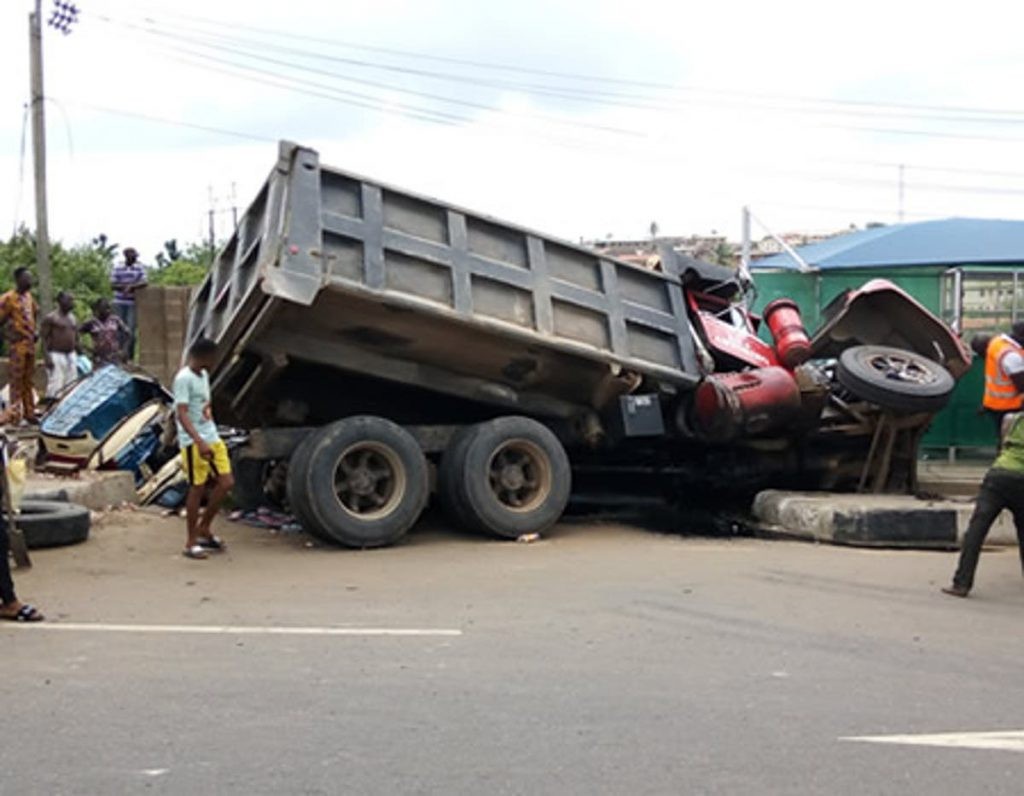 Man Crushed to Death While Crossing Lagos-Ibadan Expressway